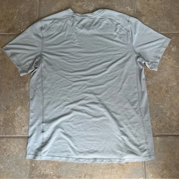 Nike Men's Gray DriFit Running T-Shirt - Picture 2 of 3
